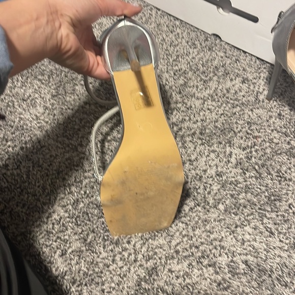 Sparkly knot detail heel - Picture 2 of 2